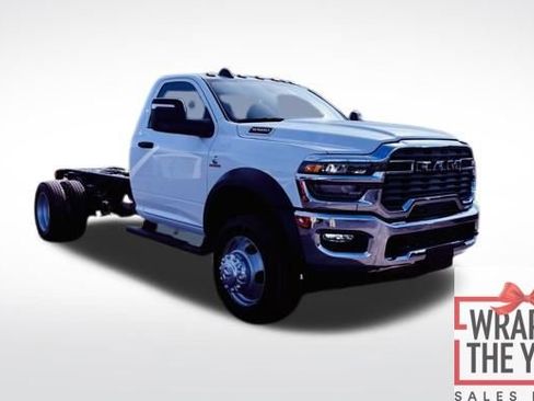 Used 2025 RAM 5500 Tradesman image 12