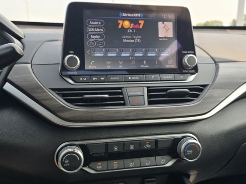 Used 2024 Nissan Altima 2.5 SV FWD image 28