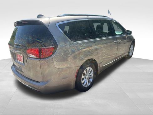 Used 2018 Chrysler Pacifica Touring-L w/ Premium Audio Group image 22