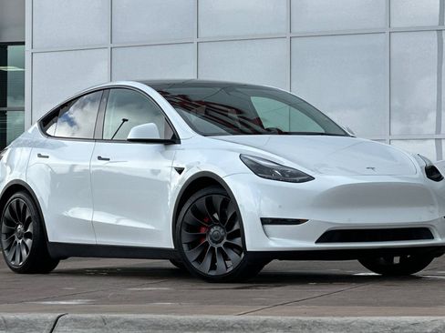 Used 2022 Tesla Model Y Performance AWD/4WD image 2