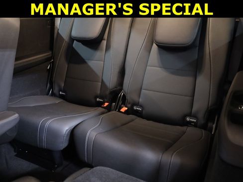 Used 2025 Mercedes-Benz GLS 450 4MATIC image 42