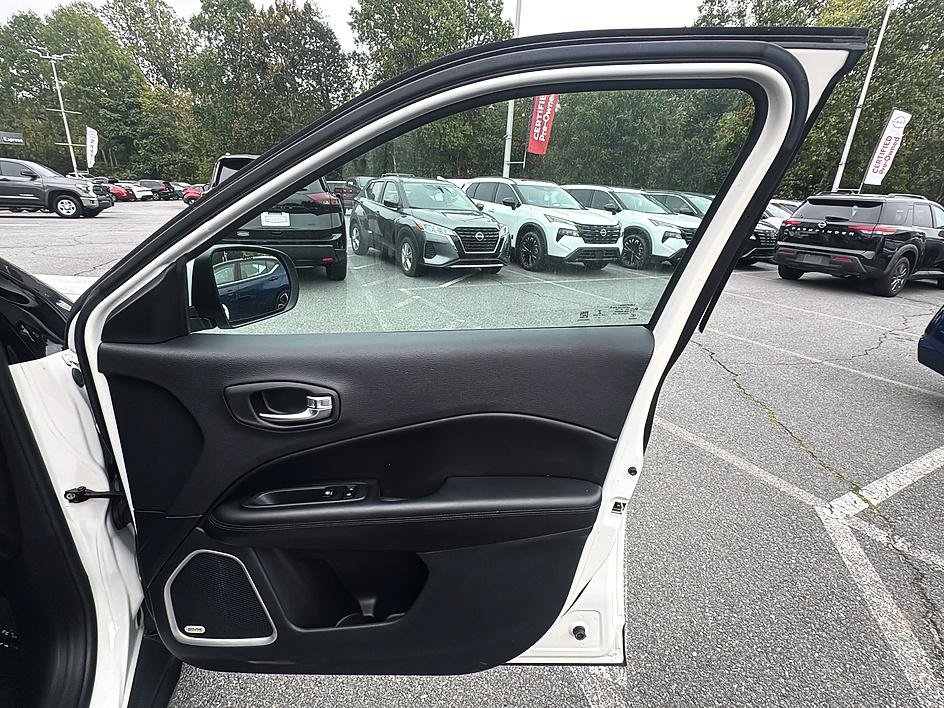 Used 2021 Jeep Compass Latitude w/ Sun and Sound Group AWD/4WD image 31