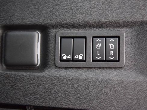 New 2026 Chevrolet Suburban Premier AWD/4WD image 26