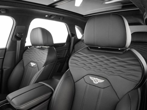 New 2026 Bentley Bentayga AWD/4WD image 18