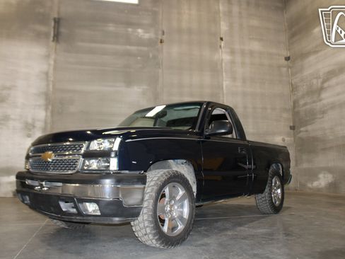 Used 2007 Chevrolet Silverado 1500 W/T RWD image 18