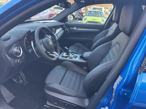 New 2025 Alfa Romeo Stelvio Sprint image 11