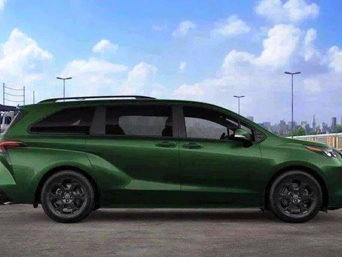 New 2026 Toyota Sienna XLE Woodland Edition AWD/4WD image 12