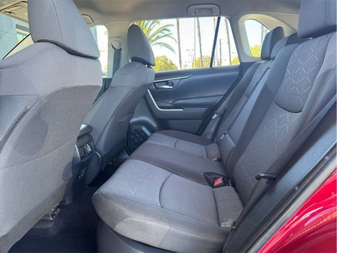 Used 2020 Toyota RAV4 XLE w/ XLE Grade Weather Package AWD/4WD image 20