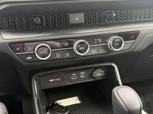 Certified 2025 Honda CR-V EX image 14