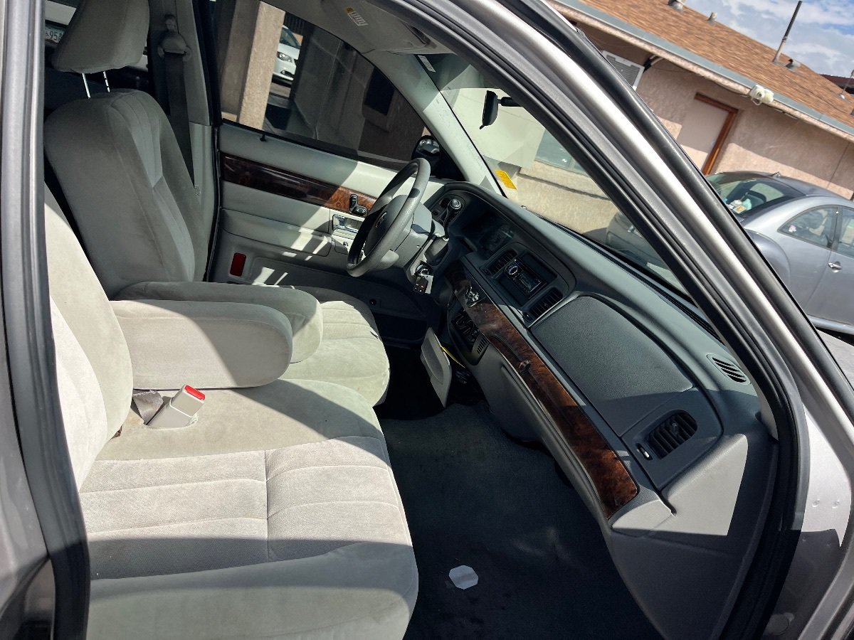 Used 2005 Mercury Grand Marquis GS RWD image 17