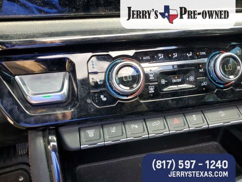 Used 2024 GMC Sierra 2500 AT4 w/ AT4 Premium Plus Package AWD/4WD image 12