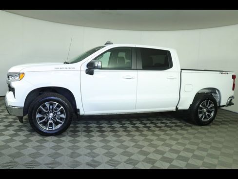 Used 2024 Chevrolet Silverado 1500 LT AWD/4WD image 17