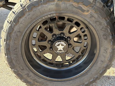 Used 2024 Ford F250 Platinum AWD/4WD image 4