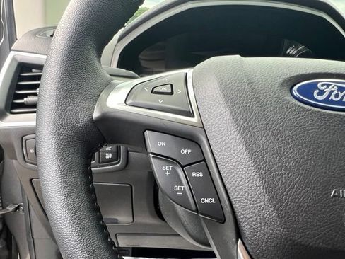 Certified 2024 Ford Edge SEL w/ Convenience Package AWD/4WD image 9