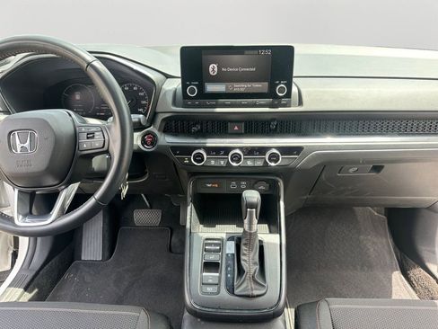 Used 2025 Honda CR-V Sport image 14