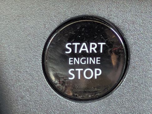 Used 2025 Nissan Rogue S image 34