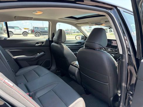 Used 2023 Nissan Altima 2.5 SR w/ SR Premium Package AWD/4WD image 19