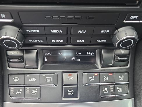 Used 2018 Porsche 718 Cayman S RWD image 19
