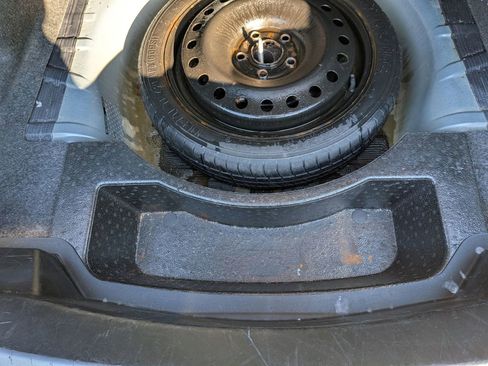 Used 2018 Chevrolet Impala LT FWD image 32