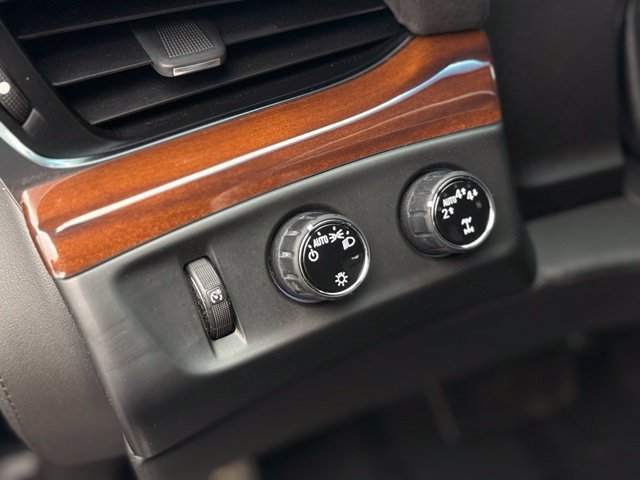 Used 2019 Cadillac Escalade Luxury AWD/4WD image 29