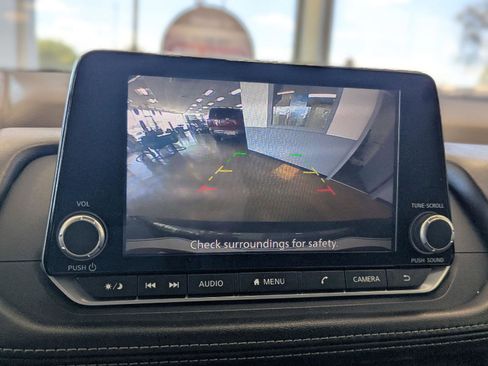 Used 2023 Nissan Rogue SV w/ SV Premium B Package image 17