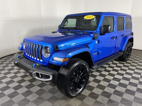 Used 2023 Jeep Wrangler Sahara w/ Cold Weather Group image 13