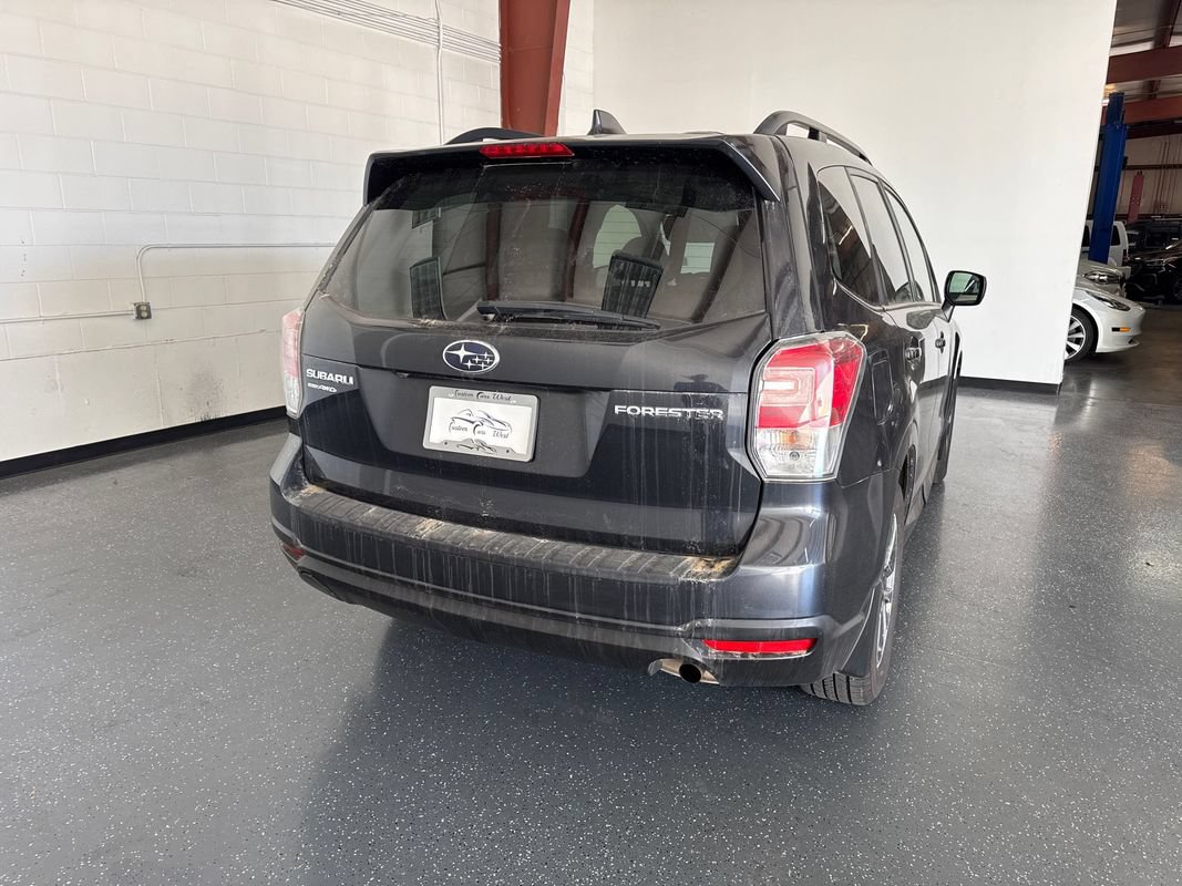 Used 2018 Subaru Forester 2.5i Premium w/ All-Weather Package AWD/4WD image 4