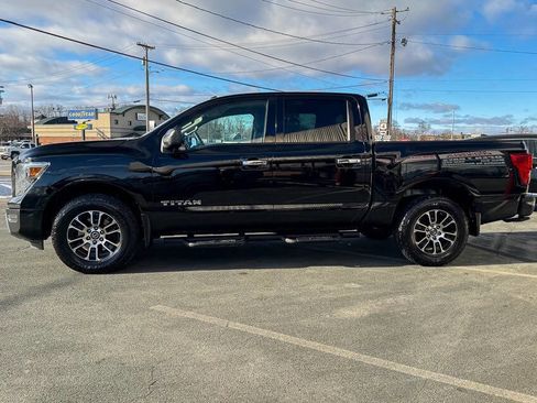 Used 2021 Nissan Titan SV w/ Accessory Utility Package image 7