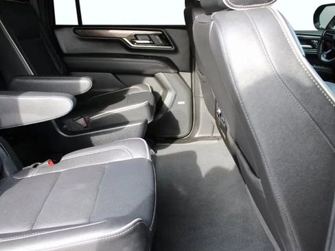 Used 2025 GMC Yukon XL Elevation image 20