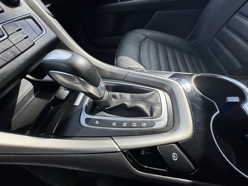 Used 2016 Ford Fusion SE w/ Equipment Group 202A image 27