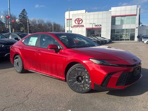 New 2026 Toyota Camry SE image 1