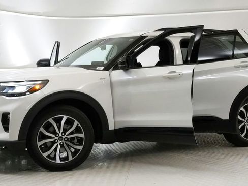 New 2025 Ford Explorer ST-Line w/ Premium Package image 12