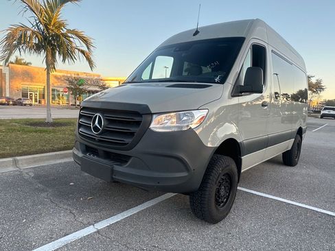 Used 2022 Mercedes-Benz Sprinter 2500 image 4
