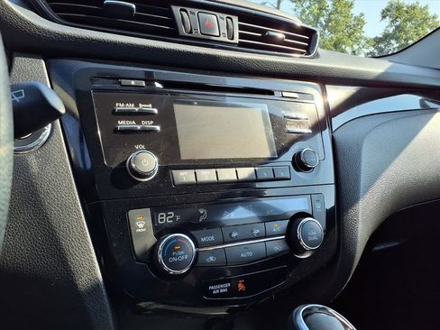 Used 2017 Nissan Rogue Sport SV image 15