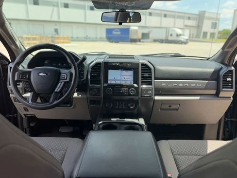 Used 2019 Ford F250 XLT w/ XLT Premium Package image 28