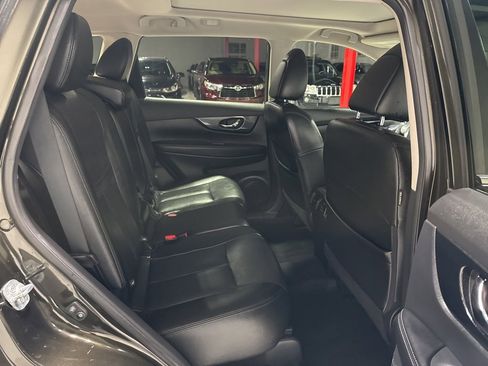 Used 2015 Nissan Rogue SL w/ SL Premium Package image 38