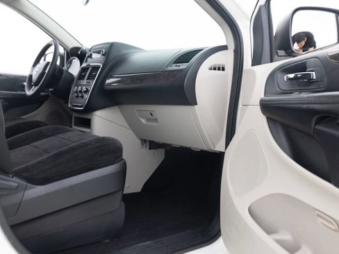 Used 2011 Dodge Grand Caravan Express FWD image 30