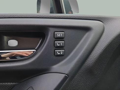 Used 2017 Subaru Forester 2.5i Touring image 25