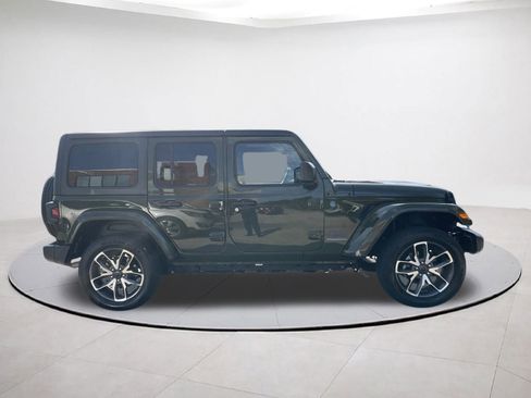 Used 2024 Jeep Wrangler Sport S image 6