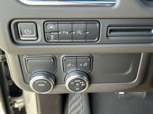 Used 2023 GMC Yukon SLT image 18