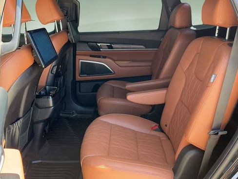 Certified 2025 Kia Telluride SX Prestige X-Line AWD/4WD image 14