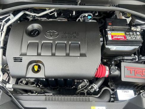 Used 2019 Toyota C-HR XLE FWD image 19