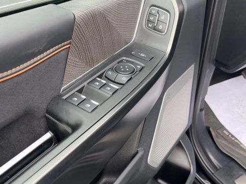 Used 2024 Ford F250 Platinum image 10