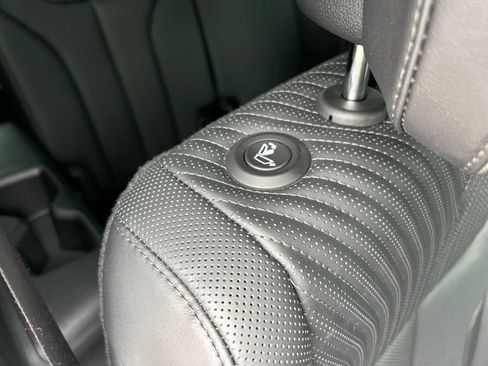 Used 2024 Hyundai Palisade Calligraphy image 31