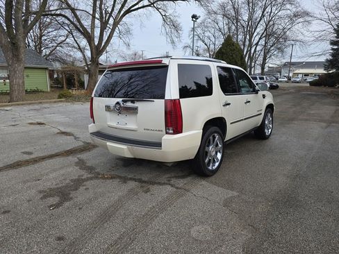 Used 2008 Cadillac Escalade AWD image 3