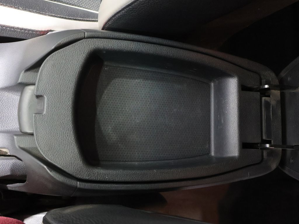 Used 2014 Hyundai Veloster Turbo FWD image 28