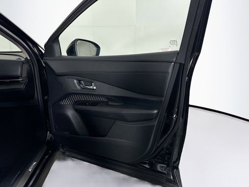 Used 2023 Nissan Ariya FWD image 33