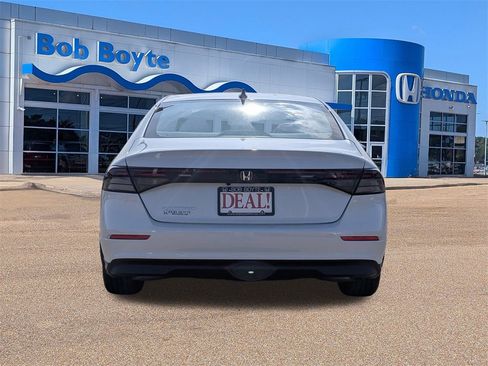 New 2025 Honda Accord SE image 4