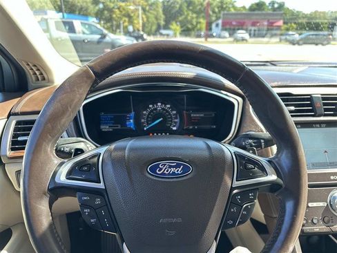 Used 2017 Ford Fusion Platinum AWD/4WD image 17