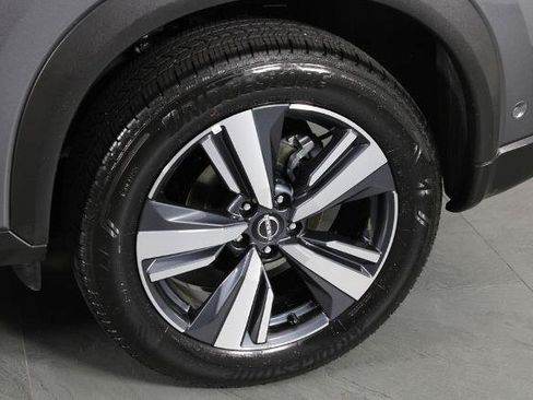 Certified 2026 Nissan Rogue SL FWD image 13